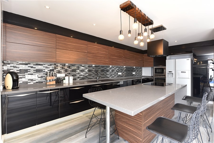 فيلا على تلة جبلية وسط الانيا 