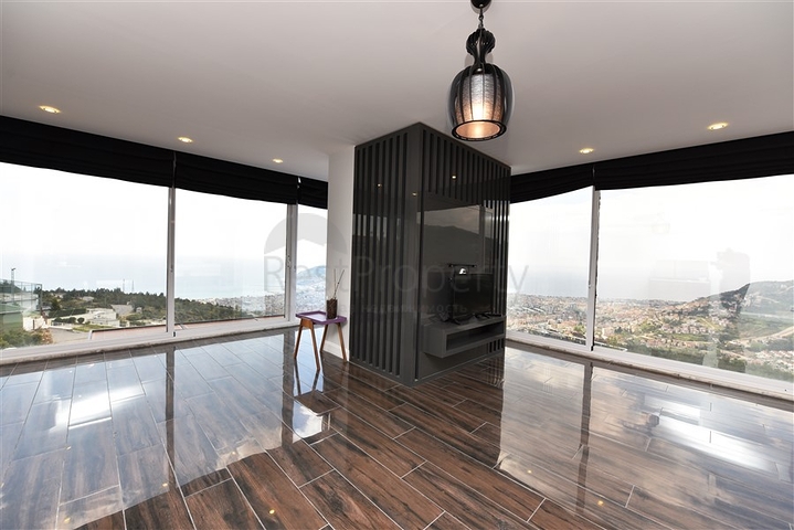 فيلا على تلة جبلية وسط الانيا 