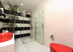 فيلا على تلة جبلية وسط الانيا 