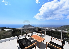 فيلا على تلة جبلية وسط الانيا 