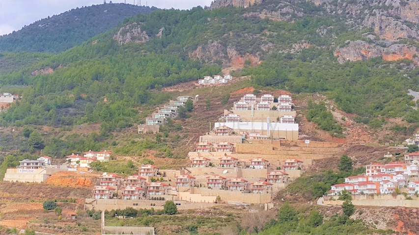 قطعة أرض للبيع في منطقة جبال الانيا