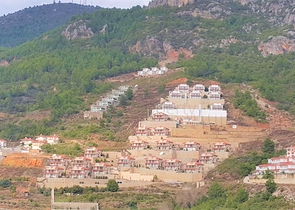 قطعة أرض للبيع في منطقة جبال الانيا