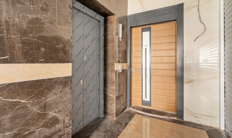 مباني تجارية للبيع في وسط لارا انطاليا