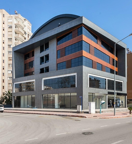 مباني تجارية للبيع في وسط لارا انطاليا