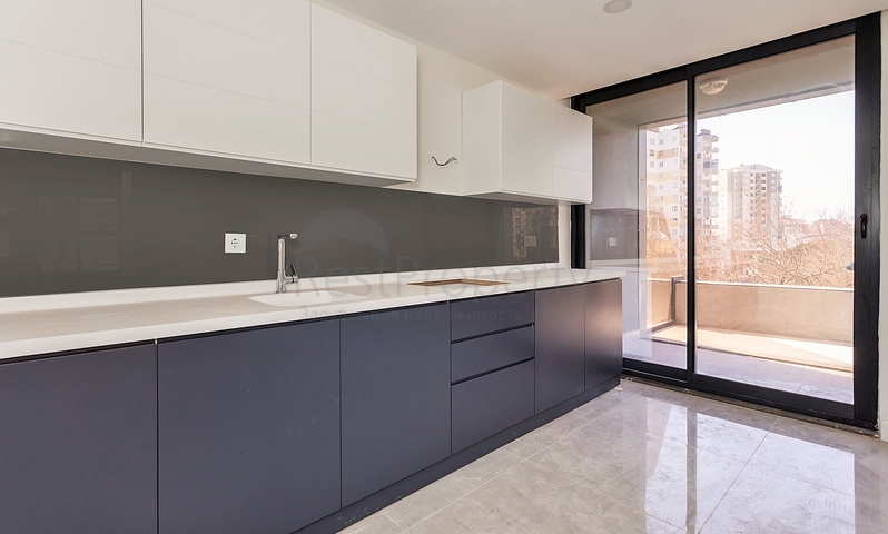 مباني تجارية للبيع في وسط لارا انطاليا