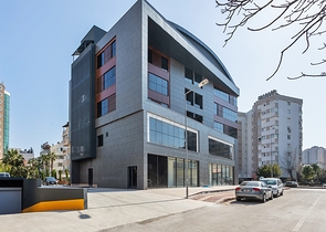 مباني تجارية للبيع في وسط لارا انطاليا