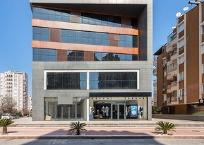 مباني تجارية للبيع في وسط لارا انطاليا