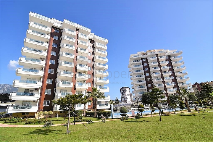 شقة واسعة من غرفتي نوم في مجمع مريح مع مساحات خضراء واسعة في محمودلار