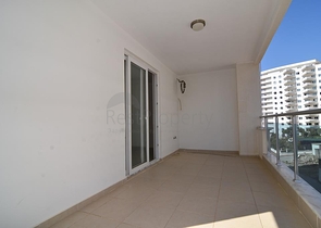 شقة واسعة من غرفتي نوم في مجمع مريح مع مساحات خضراء واسعة في محمودلار