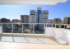 شقة واسعة من غرفتي نوم في مجمع مريح مع مساحات خضراء واسعة في محمودلار