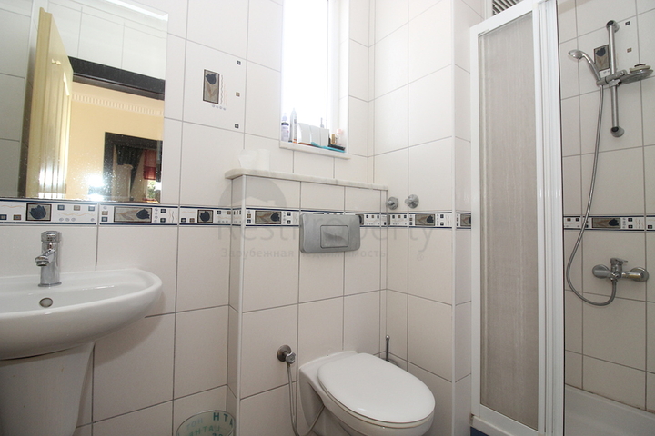 فيلا من طابقين بنموذج 1+4 في منطقة كارجي جاك