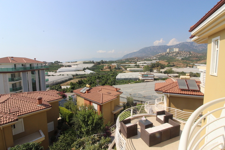 فيلا من طابقين بنموذج 1+4 في منطقة كارجي جاك