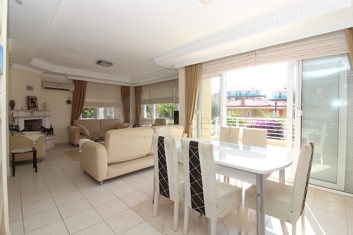 فيلا من طابقين بنموذج 1+4 في منطقة كارجي جاك