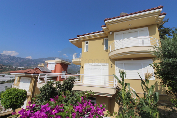 فيلا من طابقين بنموذج 1+4 في منطقة كارجي جاك