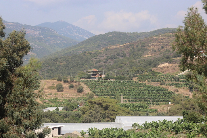 فيلا من طابقين بنموذج 1+4 في منطقة كارجي جاك