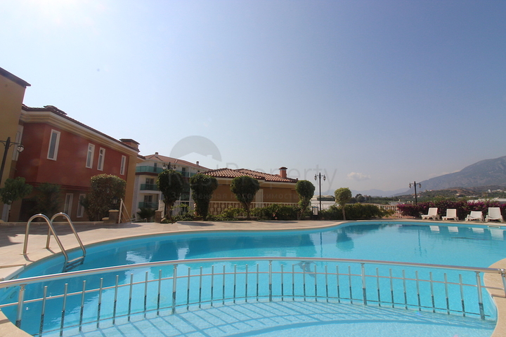 فيلا من طابقين بنموذج 1+4 في منطقة كارجي جاك