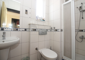 فيلا من طابقين بنموذج 1+4 في منطقة كارجي جاك