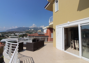 فيلا من طابقين بنموذج 1+4 في منطقة كارجي جاك