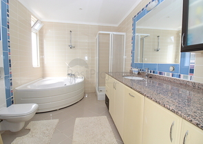 فيلا من طابقين بنموذج 1+4 في منطقة كارجي جاك