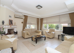 فيلا من طابقين بنموذج 1+4 في منطقة كارجي جاك