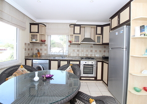 فيلا من طابقين بنموذج 1+4 في منطقة كارجي جاك