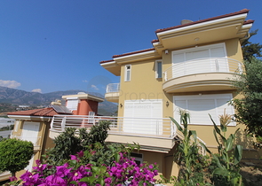 فيلا من طابقين بنموذج 1+4 في منطقة كارجي جاك