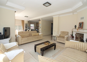 فيلا من طابقين بنموذج 1+4 في منطقة كارجي جاك