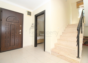 فيلا من طابقين بنموذج 1+4 في منطقة كارجي جاك