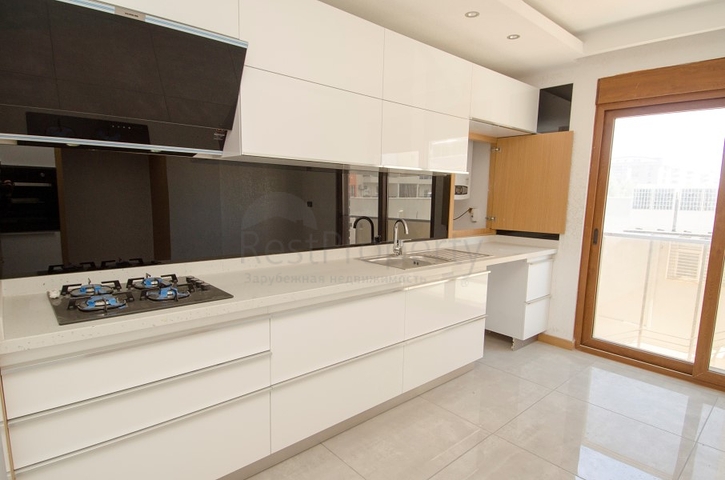 شقق فسيحة 4 + 1 في اونجالي كونيالتي انطاليا