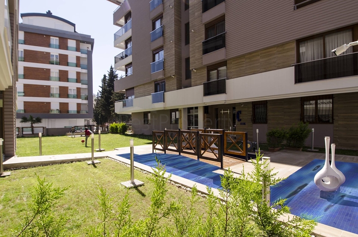 شقق فسيحة 4 + 1 في اونجالي كونيالتي انطاليا