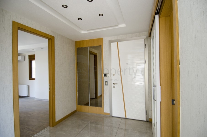 شقق فسيحة 4 + 1 في اونجالي كونيالتي انطاليا