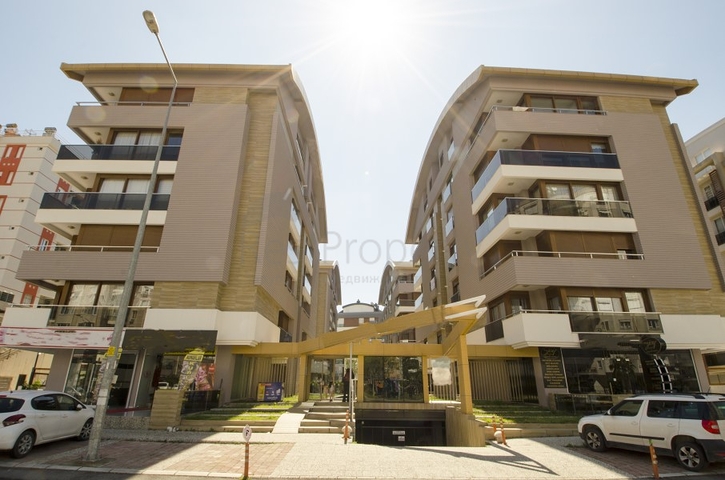 شقق فسيحة 4 + 1 في اونجالي كونيالتي انطاليا