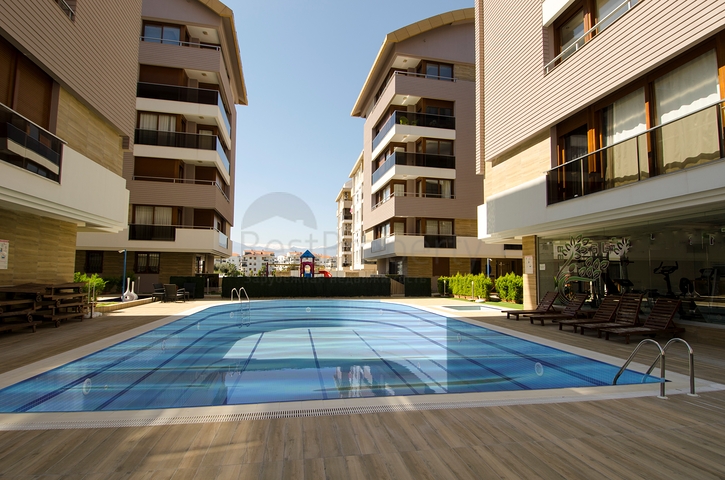 شقق فسيحة 4 + 1 في اونجالي كونيالتي انطاليا