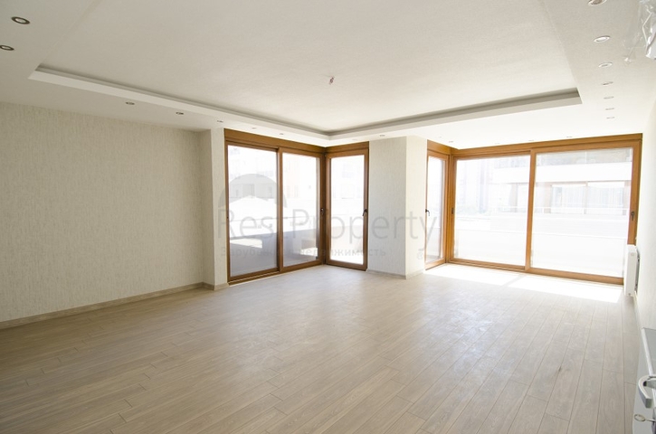 شقق فسيحة 4 + 1 في اونجالي كونيالتي انطاليا