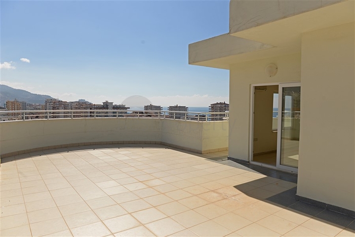 بنتهاوس باطلالة بحرية في محمودلار / الانيا