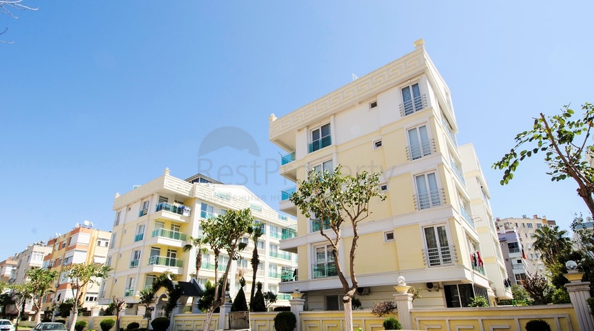 بنتهاوس 2 + 1 في مجمع 250 على البحر في انطاليا