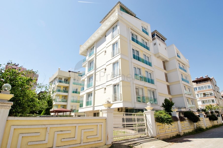 بنتهاوس 2 + 1 في مجمع 250 على البحر في انطاليا