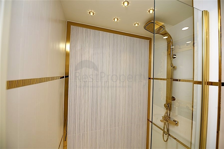 شقة فاخرة ضمن أفخم المجمعات في مركز الانيا