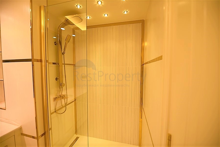 شقة فاخرة ضمن أفخم المجمعات في مركز الانيا