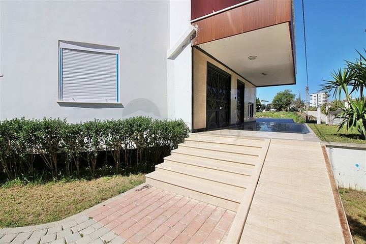 شقة مفروشة من نموذج غرفة وصالة في موقع مميز ضمن محمودلار / الانيا