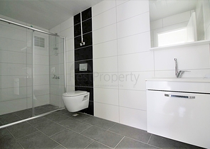 شقة غرفتي نوم وصالة ضمن مجمع سكني قريب من البحر في مهموتلار / الانيا