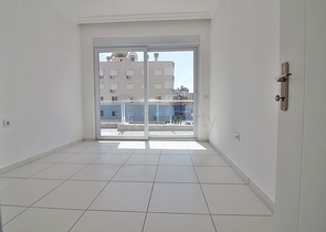 شقة غرفتي نوم وصالة ضمن مجمع سكني قريب من البحر في مهموتلار / الانيا