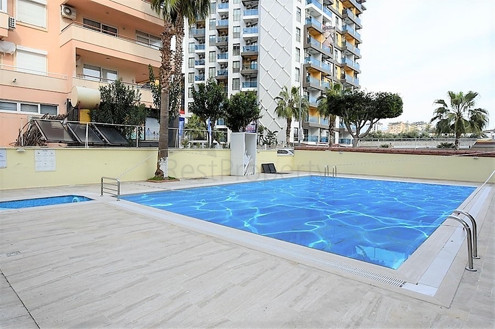 شقة سكنية واسعة بثلاث غرف نوم في مركز الانيا