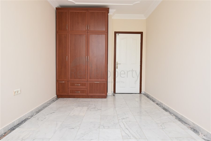 شقة سكنية واسعة بثلاث غرف نوم في مركز الانيا