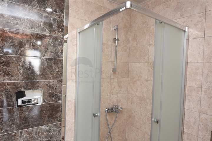 شقة سكنية واسعة بثلاث غرف نوم في مركز الانيا