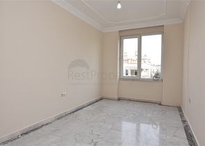 شقة سكنية واسعة بثلاث غرف نوم في مركز الانيا