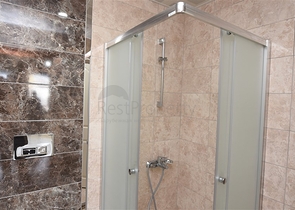 شقة سكنية واسعة بثلاث غرف نوم في مركز الانيا