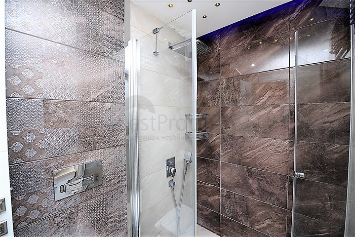 شقق من نوع غرفة نوم وصالة في مجمع مريح في مركز الانيا 