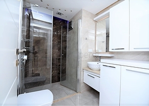 شقق من نوع غرفة نوم وصالة في مجمع مريح في مركز الانيا 