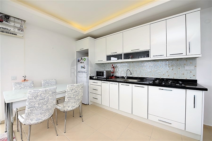 شقة مؤثثة غرفة نوم وصالة في افسلار / الانيا 